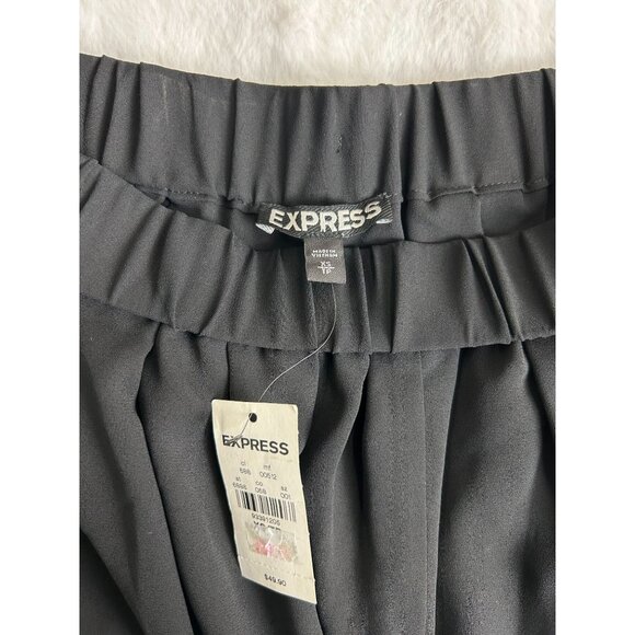 NWT Express Womens Black Pleated High-Waisted Shorts Size XS - Picture 3 of 9